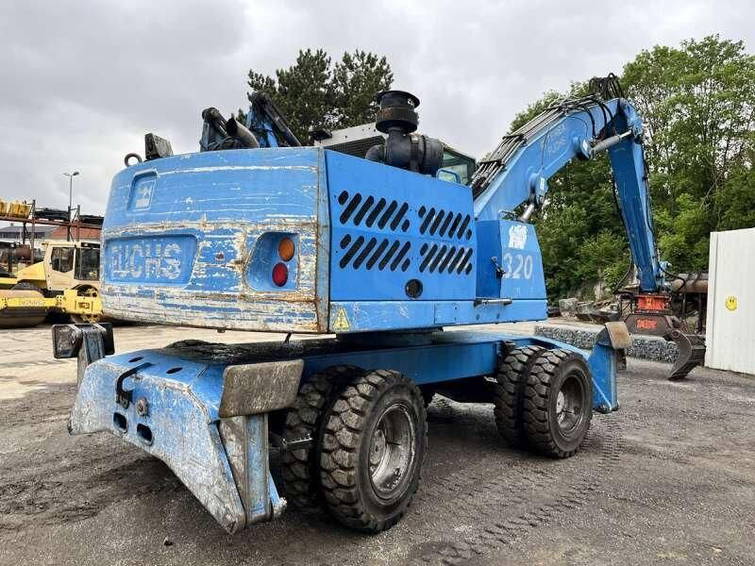 Fuchs MHL 320 9