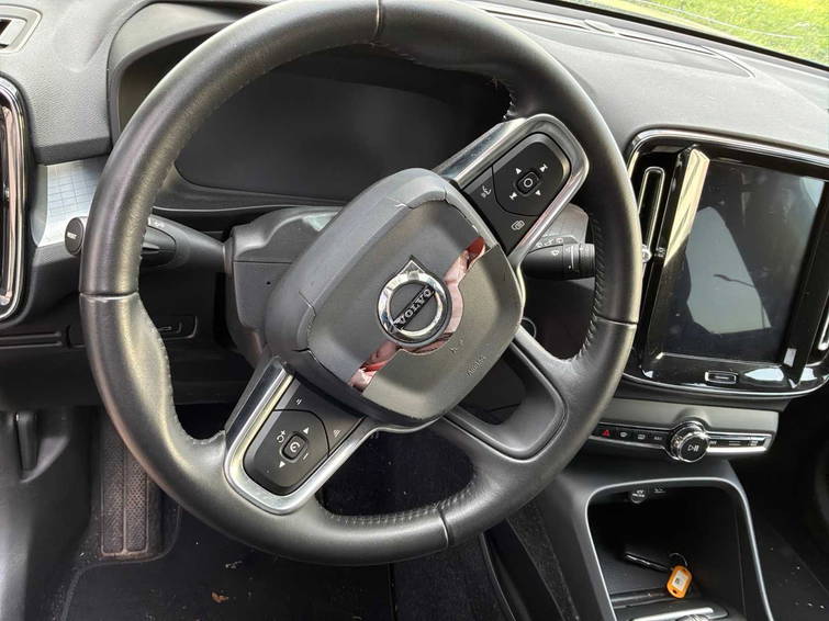 Volvo XC40 X 12