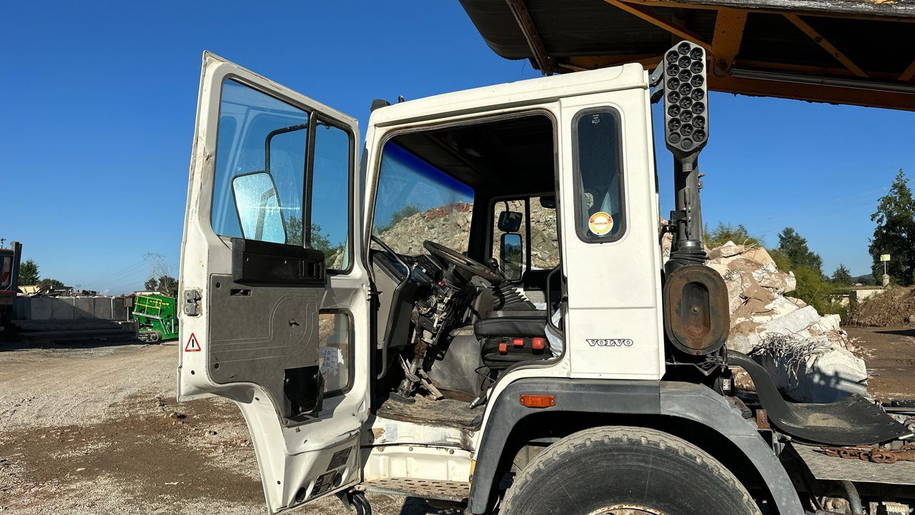 Volvo FL 619 4X2 9