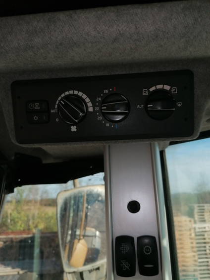 Volvo L70H front loader 23