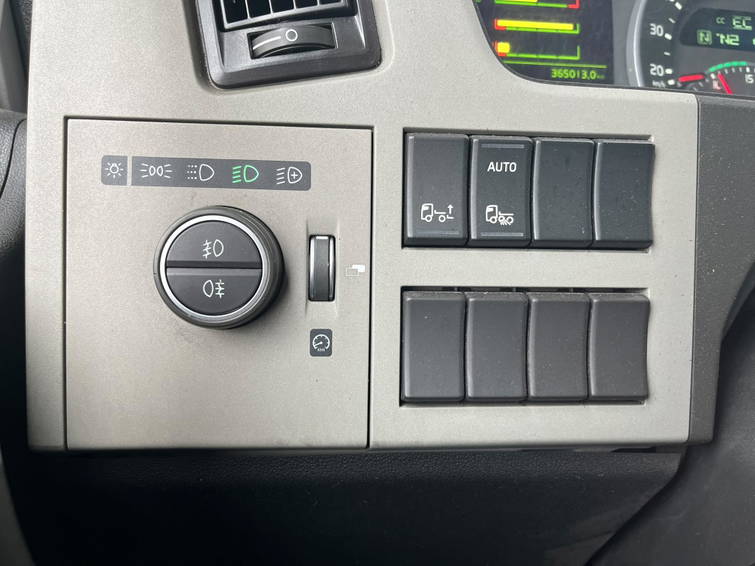 Volvo FM 330 35