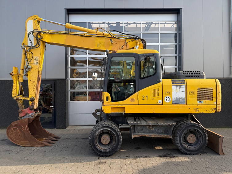 Komatsu PW180-7 1