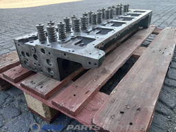 Volvo 460 Cylinderhead D13K 23490252
