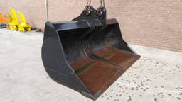 Volvo EC750 EC700 Cleaning bucket / 120mm pins / Unused