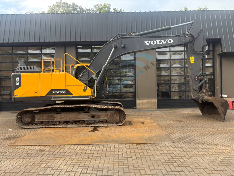 Volvo EC 250 EL 23