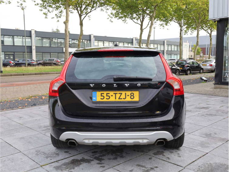Volvo V60 1.6 T3 Summum 4
