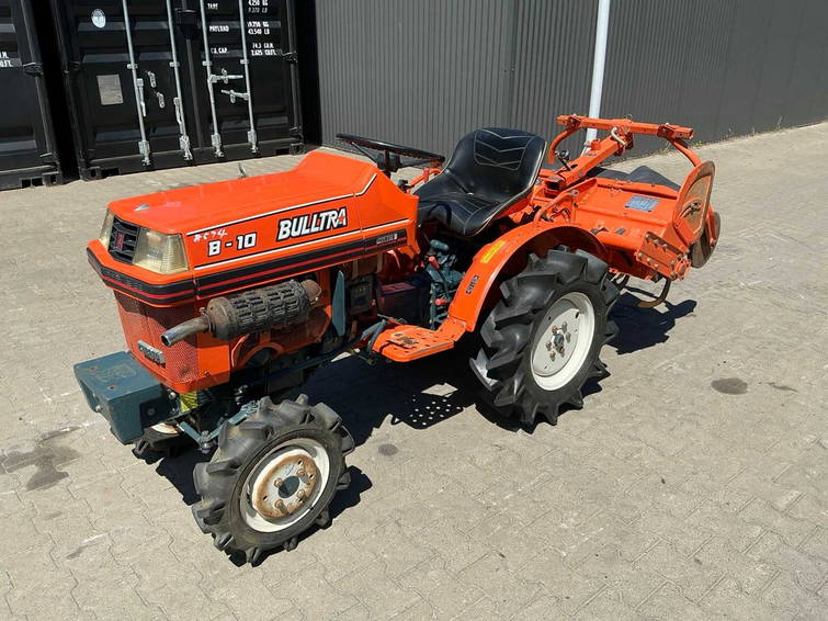 Kubota B ulltra B-10 4x4 2