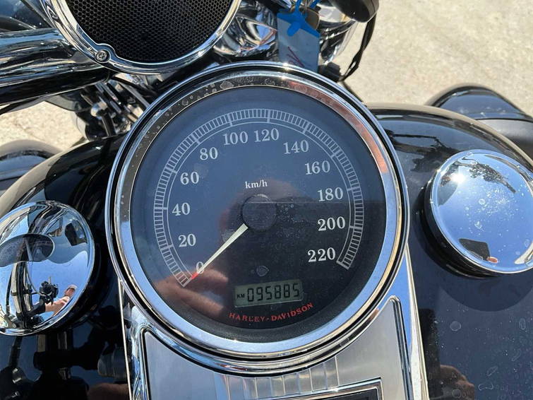 Harley-Davidson Road King Flhrc 10