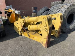 Caterpillar D8 R Ripper