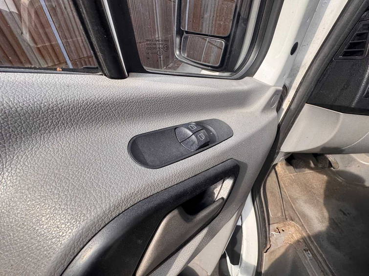 Mercedes-Benz Sprinter 16