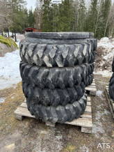 Däck med fälg 10,00-20
