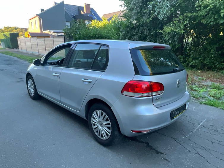 Volkswagen Golf VI 3