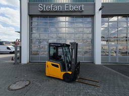 Jungheinrich EFG 215 / Triplex 4.25m / nur 3.439h / 2022