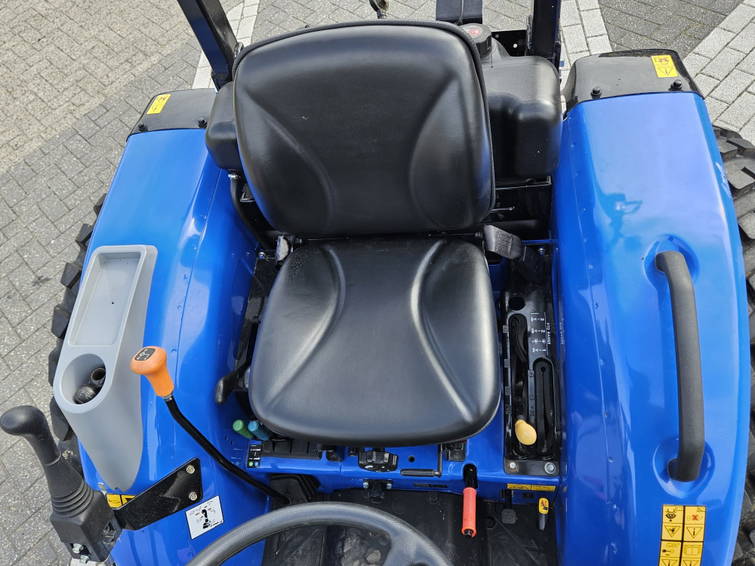 New Holland Boomer 50 hydrostaat 22