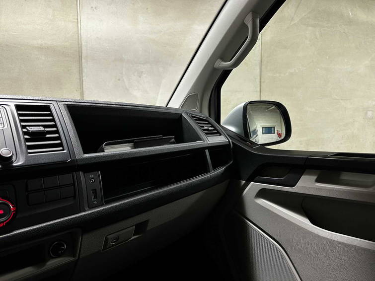 Volkswagen Transporter 2.0 TDI L2H1 26
