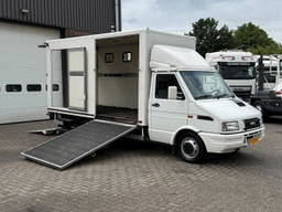 Iveco Daily 35 35-10.1 / Paardenwagen / Horsetruck / Paardenvervoer / B-rijbewijs / Zijlaadklep / Laadklep