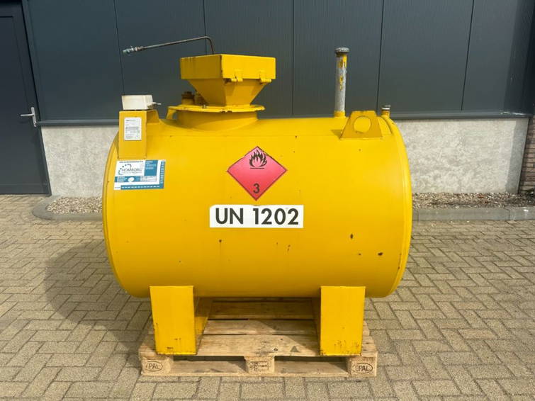 Diversen Steenbergen Kiwa 1000 liter Dieseltank 2