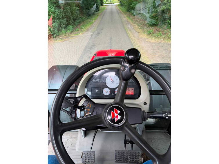 Massey Ferguson 6470 Dynashift 13