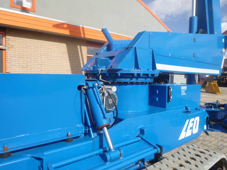 Teupen LEO 25T Plus 27